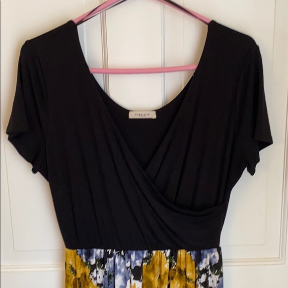 Gilli Maternity/Nursing maxi dress - Picture 4 of 6